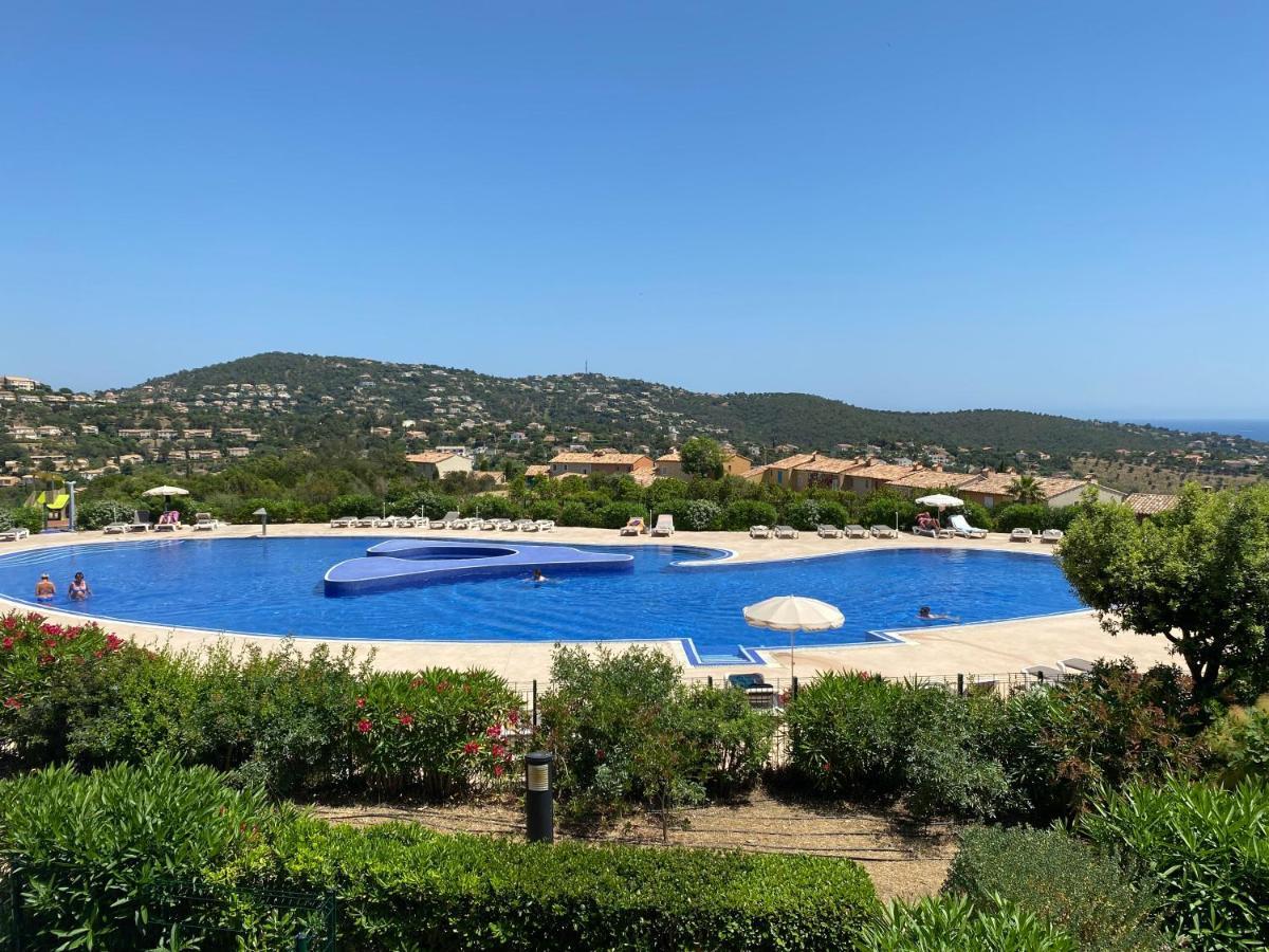 Appart. Vue Mer Avec Piscine - Golfe De St Tropez Les Issambres Exterior foto